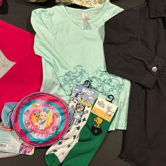 NWT/GUC Girls 3T thru 5/6 clothing bundle 17 piece bundle - Picture 3 of 14